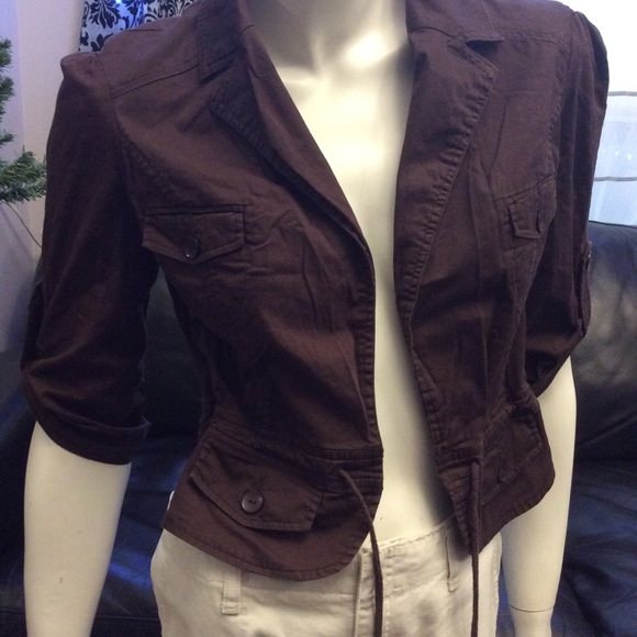 Brown Le Chateaux cropped cotton 1/2 sleeve jacket - Picture 4 of 13